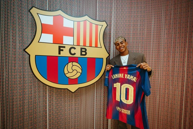 Lamine Yamal Jersey